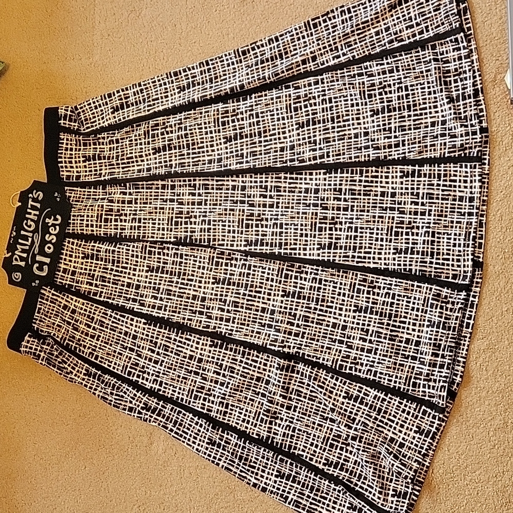 NYCC Medium Skirt Full Black Brown White